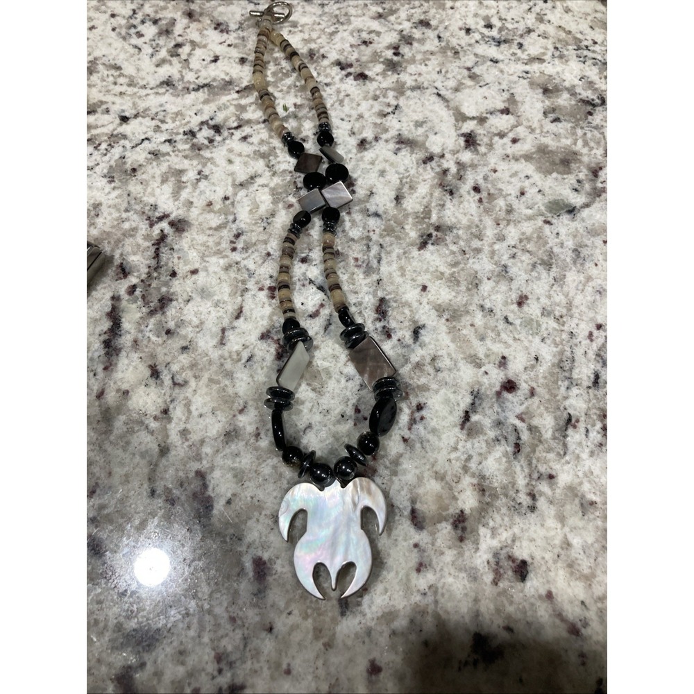 Handcrafted Abalone Turtle And Mother Of Pearl Necklace Folk Art Beautiful - Picture 5 of 7